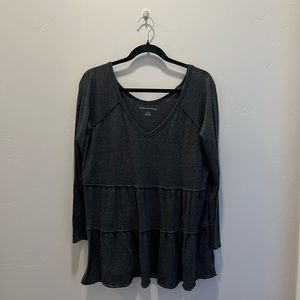 AMERICAN EAGLE; M Gray Basic Long Sleeve